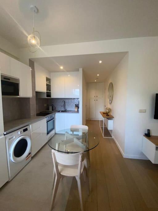 1 Chambre Avec Parking Au Coeur De Bruxelles 2D Exterior foto