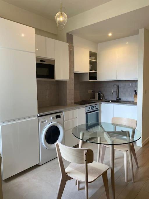 1 Chambre Avec Parking Au Coeur De Bruxelles 2D Exterior foto