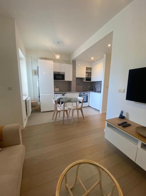 1 Chambre Avec Parking Au Coeur De Bruxelles 2D Exterior foto