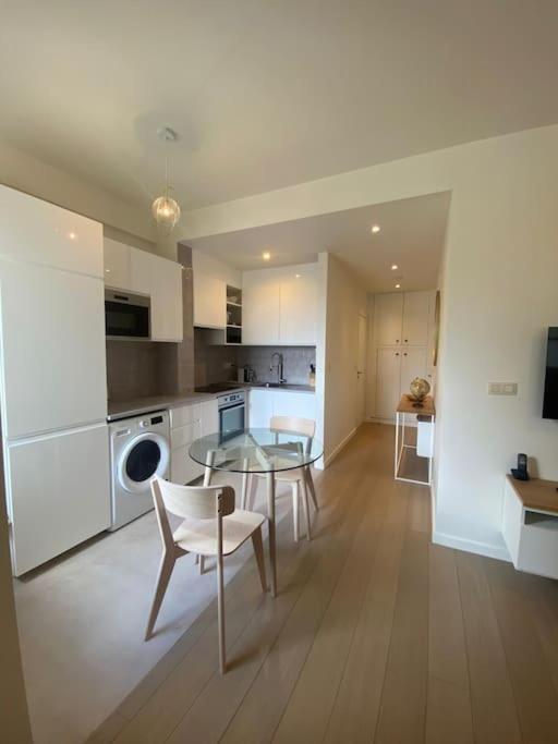 1 Chambre Avec Parking Au Coeur De Bruxelles 2D Exterior foto